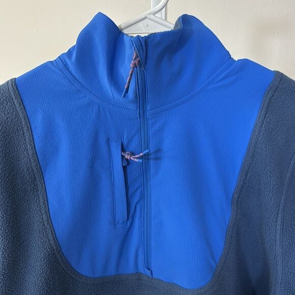 Lululemon Fleece + Ripstop Hiking Pullover
Pitch Blue / Pipe Dream Blue size 6 - Picture 4 of 9